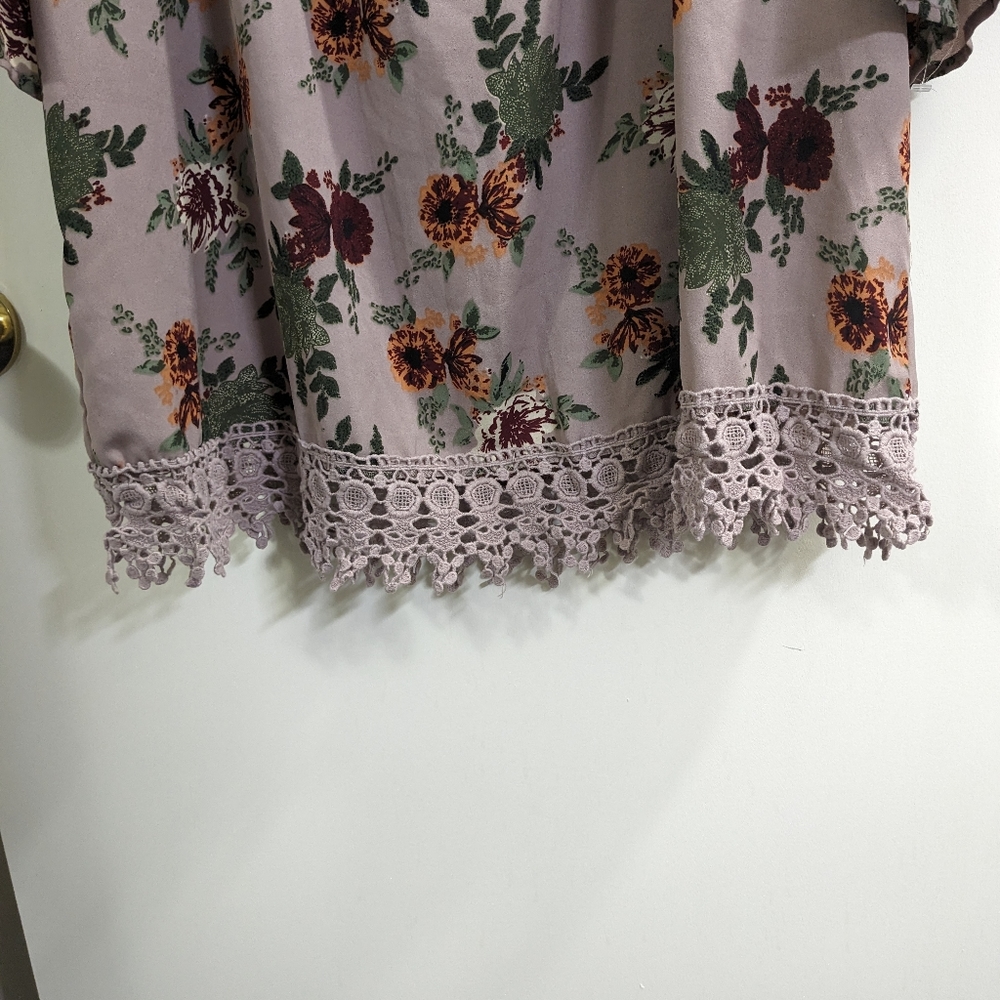 MPH Collection floral blouse - Picture 5 of 7